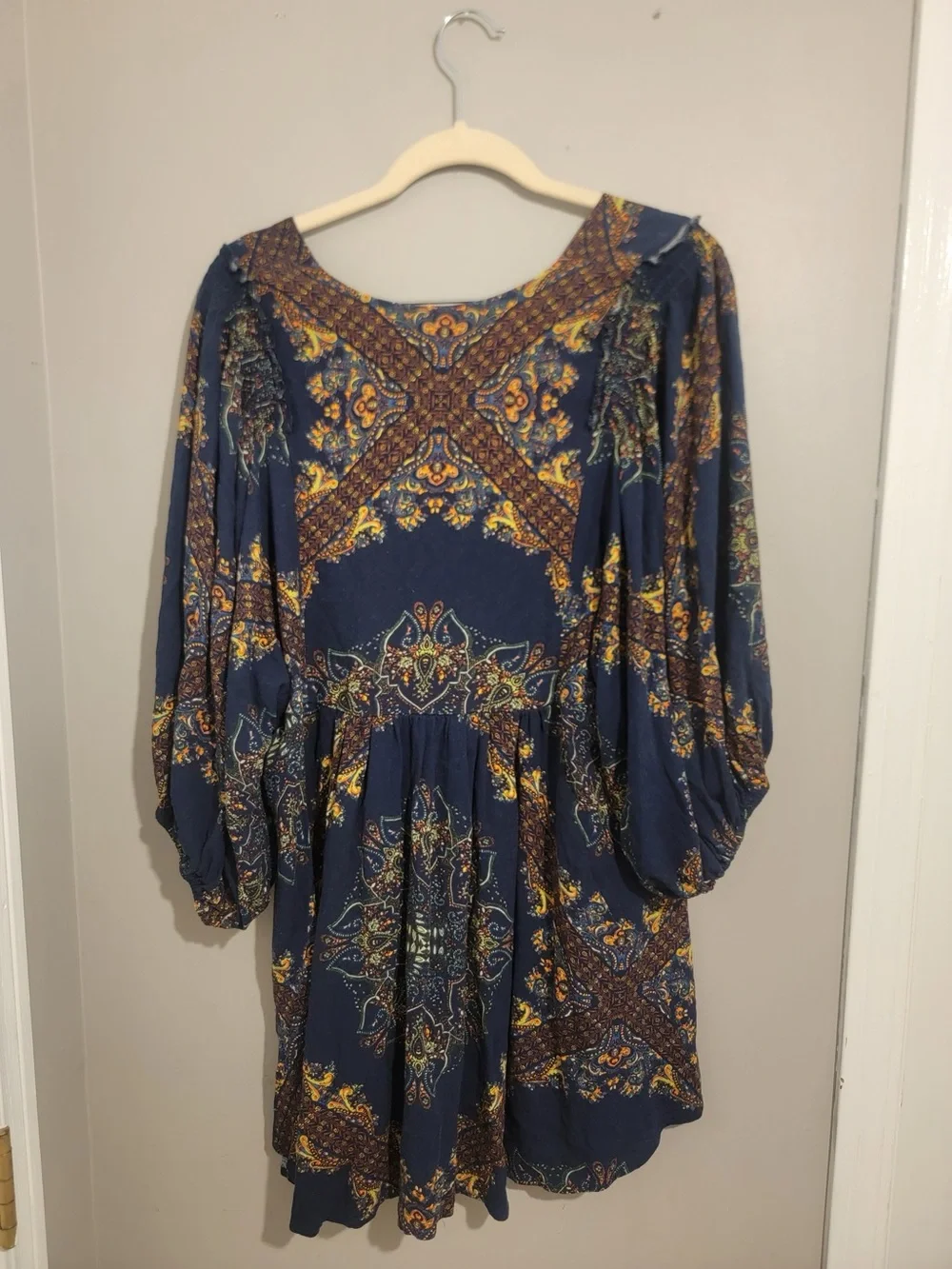 Free People “Girl Talk” Boho Navy Paisley V-Neck Peasant Top